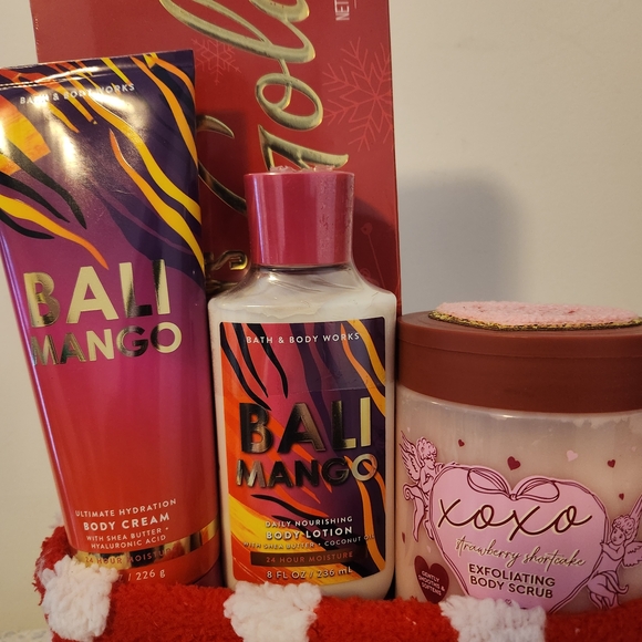Bath & Body Works Other - Bath & Body Works Bali Mango & XOXO Set